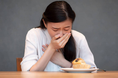 胃食道逆流好痛苦！ 6種地雷食物要避開