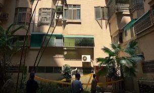 永康男墜樓亡！臟器摔碎「腰部有槍傷」　母泣：匯20萬還被丟下樓