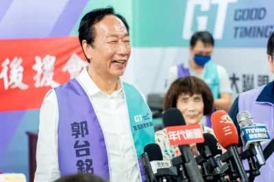 郭台銘連署站爆涉違法！雙北連署站疑有人花錢買個資　主嫌遭聲押