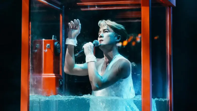 吳克群《紅白》泡水深情獻唱！力拚徐懷鈺脫衣辣舞　上演大型KTV