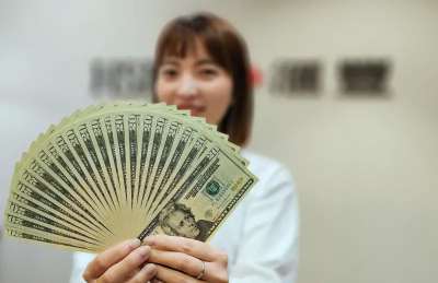 降息前鎖高利！銀行美元定存年息喊出7%　專家教戰有利存法