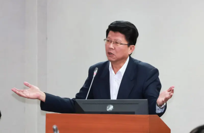 成功預言陳啟昱落跑！謝龍介再曝抽成內幕直呼：很大膽