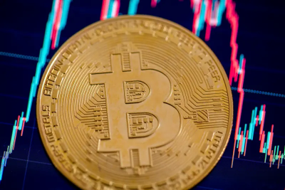 比特幣重返93000　川普宣布加密貨幣儲備後　三天大漲1.4萬美元