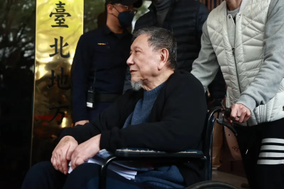 拚具保停押！沈慶京曝獄友幫換尿管　醫警告：恐違反醫事法