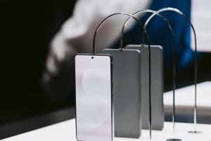 傳三星超薄旗艦 Galaxy S25 Edge 下月發布！配色、價格搶先曝光