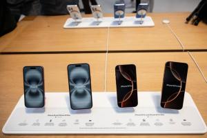 果粉放心升吧！iOS 18.4實測續航穩了、最多只差10分鐘