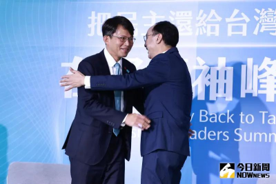 黃國昌會朱立倫　身上徽章有涵義！她狠酸「柯文哲從不在下面」