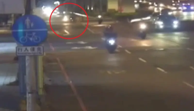 影／板橋大漢橋單車奪命意外！騎YouBike切換車道害死機車騎士