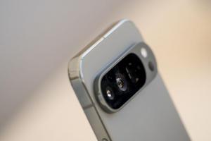 Google Pixel 9拍照翻車？用戶吐槽：照片過度處理顏色嚴重失真