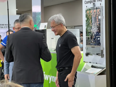 黃仁勳心心念念通化水果攤！何時見阿姨？保密回：是驚喜