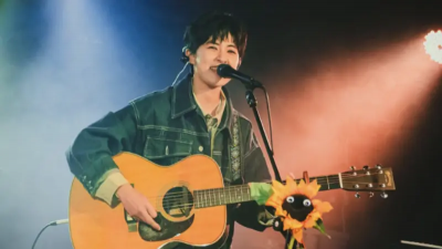 金曲準歌後憶亡父「台上淚崩慘了」！歌迷齊做1舉動　全場哭一片