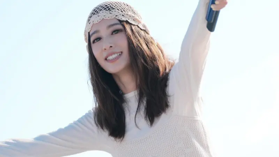 田馥甄演唱遇「不速之客」！工作人員衝上台救場　她笑稱：我不怕