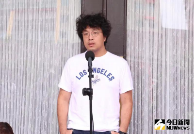 坐公務車喫火鍋是抹黑？沈伯洋笑回1句讚狗仔
