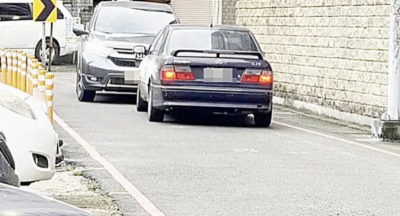 中壢2車窄巷相遇互不讓！僵持3小時結局曝光