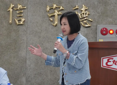 公務車風波差點燒到柯志恩？他嗆綠營造謠當喝水