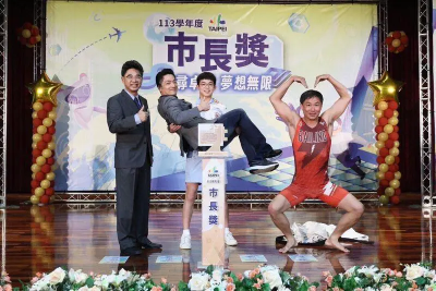 石舫亙快看！蔣萬安「這場合」獻出人生第一次　爆笑畫面曝光