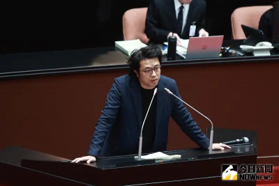 沈伯洋被酸賺紅錢　他嗆藍白：民進黨立委家人不能和中國做生意？