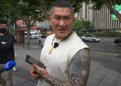 館長赴中變成「鄉巴佬款誇誇超人」？網紅律師諷：造成統戰反效果