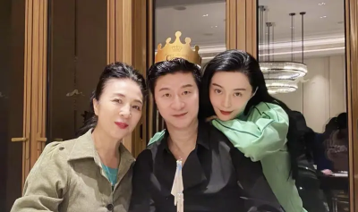 範冰冰70歲爸爸凍齡神顏超扯！她曬父母合照　粉絲：是範丞丞嗎？