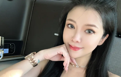 36歲網紅成「最正阿嬤」！鄒佩君悲慘身世遭起底　16歲就當媽