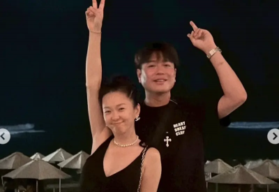 六月曬「EMBA畢業旅行」比基尼辣照！甜誇老公好廚藝：謝謝李先生