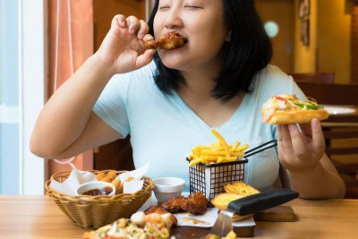 飲食失控不是意志力差！ 醫揭4原因：情緒需找到替代出口