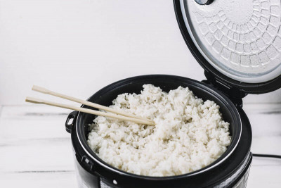 電鍋煮飯有撇步！ 學者：加「它們」提香不濕黏
