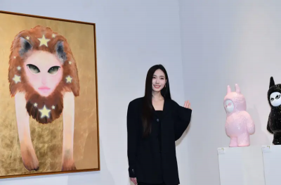 小S女兒許韶恩開畫展！演藝圈大咖全力挺、畫作賣光估破百萬