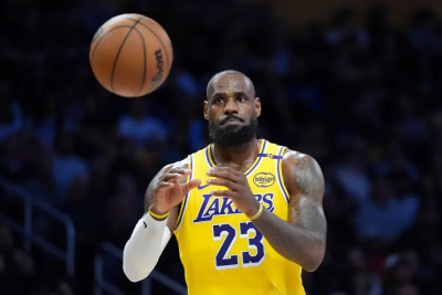 NBA內幕／湖人已放棄爭冠？球團消極補強惹怒球迷：「等2027？」