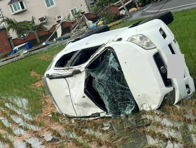 丹娜絲颱風釀悲劇！嘉義布袋2女陪81歲父巡田　強風吹翻車1死2傷