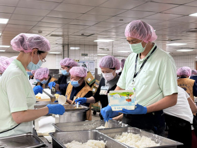 颱風重創嘉義縣 醫院送熱便當進災區提醒飲食安全與營養均衡