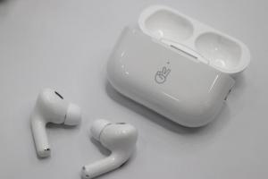 蘋果 AirPods 耳機市佔率被看衰！研調點名兩大黑馬將崛起