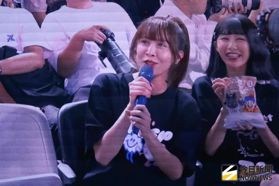 中職明星賽／陳晨威大方示愛！Julia隔空「放閃」　場邊喊應援曲