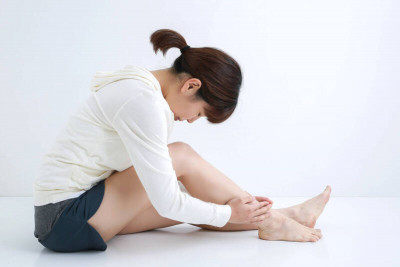 妙齡女車禍後腳痛１個月 小腿撕裂傷誤當拉傷