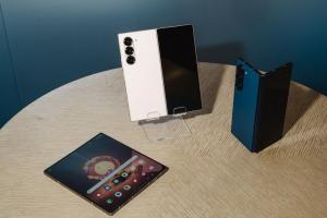 傳摺疊 iPhone 明年登場！工程師爆不滿：與三星太像了