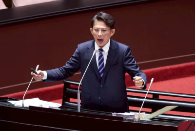 726大罷免／罷團文宣寫「罷免黃國昌」引本人痛批　周軒這句狠酸