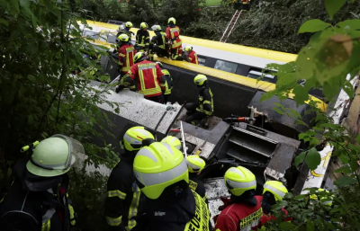 德國南部火車出軌！至少3人死亡、多人重傷　驚動總理發聲