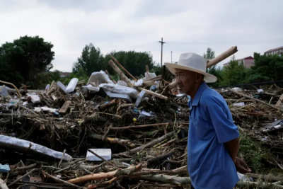 中國北京遭豪雨彈狂炸！已釀30人死亡　市郊鐵路今全部停運