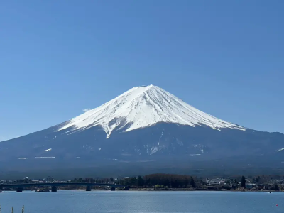 好丟臉！台灣登山隊在富士山「亂綁布條」　山友氣炸：就你們做