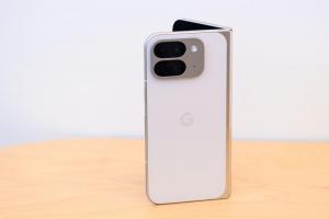 傳 Google 最高階 Pixel 10 手機發售延後！恐晚於 iPhone 17 開箱