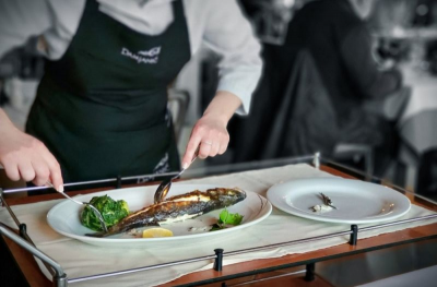 店長月薪71K、月休9天出國補助3萬　餐飲業搶才開戰