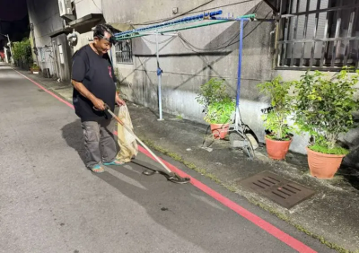 高雄小港眼鏡蛇頻出沒闖民宅！已抓3條、2條漏網　毒蛇長達80公分