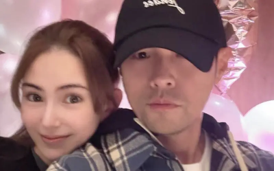 昆凌今歡慶32歲生日！臉頰甜靠周傑倫肩膀　放閃喊：謝謝你愛我