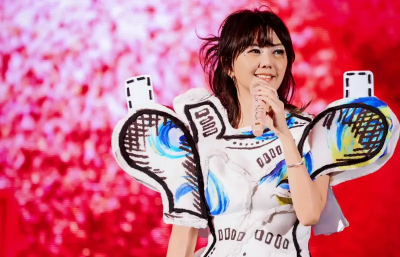 孫燕姿高雄演唱會圓滿落幕！五月天大讚凍齡　徐佳瑩夫妻低調朝聖