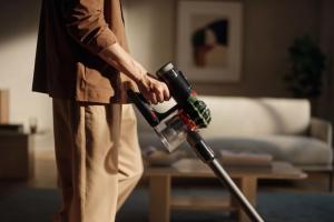 Dyson V8吸塵器再進化！全新升級版吸力大30%、續航增50%