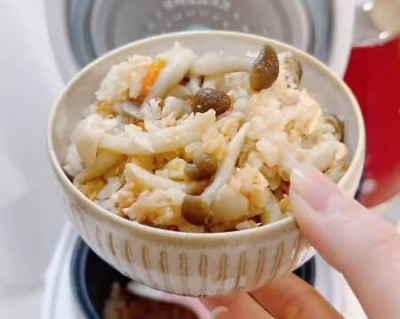 營養師教「鮭魚菇菇炊飯」輕鬆做 2食材補纖維、防失智