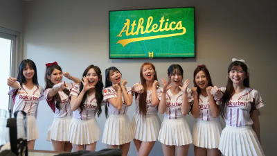 樂天女孩〈勇敢樂天〉登美國！巧遇世界冠軍　合照台灣小將成插曲