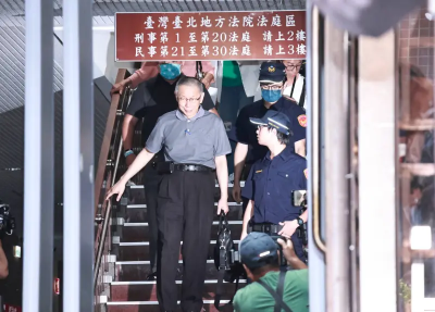 這句狠諷柯文哲羈押期間喪父　四叉貓遭抵制挨批：不能漠視霸凌