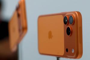 不要傻傻來排隊！中華電信iPhone 17首賣會延續線上登記抽籤制