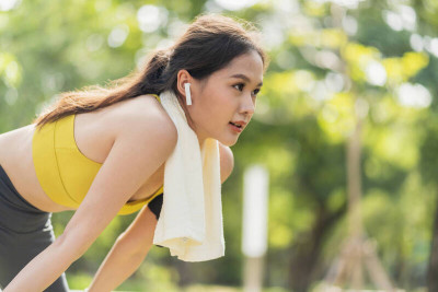 怕運動傷關節？ 骨科醫教你前中後完整保護